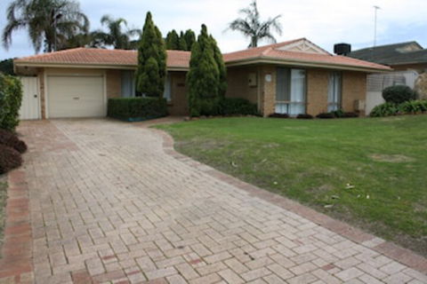 Canal Time Holiday Home - Accommodation Newcastle 0