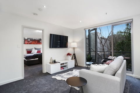 Catani 3 - Accommodation Newcastle 2