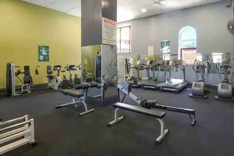 Ample Space In This 1 Bed Apt Also With Pool / Gym - Accommodation Newcastle 6