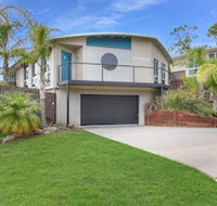 Lake House - Accommodation Newcastle