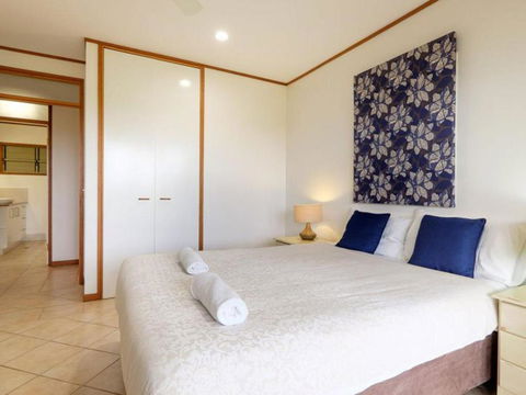 Claytons On Cylinder Beach Front - Accommodation Newcastle 2