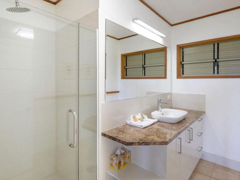 Claytons On Cylinder Beach Front - Accommodation Newcastle 1