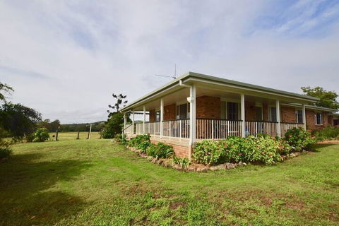 Country Breeze Farm Stay - Accommodation Newcastle 7