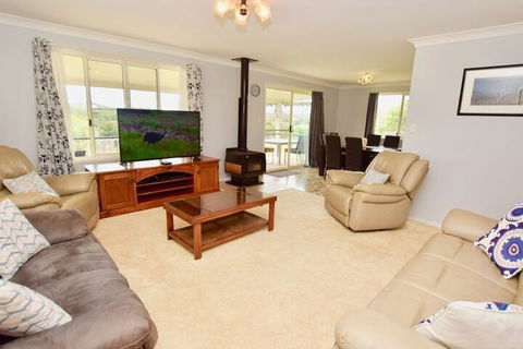 Country Breeze Farm Stay - Accommodation Newcastle 3