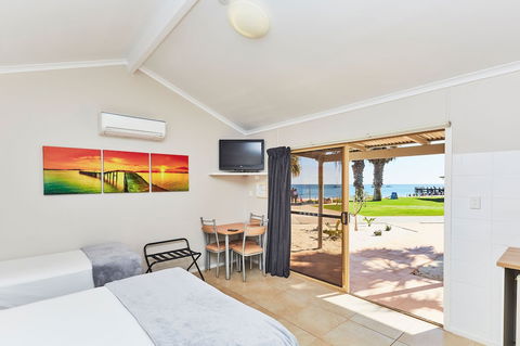 RAC Monkey Mia Dolphin Resort - Accommodation Newcastle 6