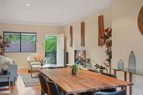 Tranquil & Spacious Home Near Shopping Mall - Accommodation Newcastle 6