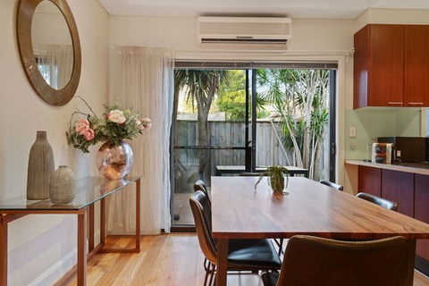 Tranquil & Spacious Home Near Shopping Mall - Accommodation Newcastle 5