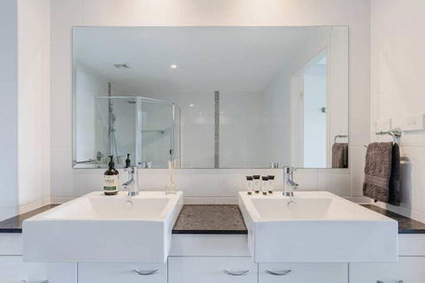 SOLARIS At Fingal Bay - Accommodation Newcastle 6