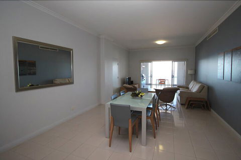 Deep Blue 12 - Accommodation Newcastle 4