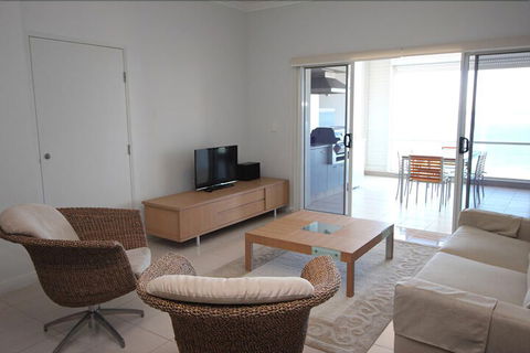 Deep Blue 12 - Accommodation Newcastle 2