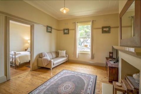 Steele Point Cottage - Accommodation Newcastle 4