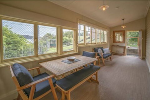 Steele Point Cottage - Accommodation Newcastle 7