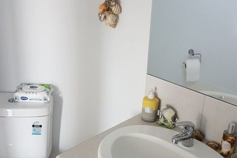 Apartment With Views - Accommodation Newcastle 6