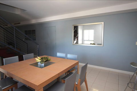Deep Blue 14 - Accommodation Newcastle 2