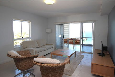 Deep Blue 14 - Accommodation Newcastle 6