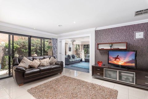 Essendon North B&B - Accommodation Newcastle 2