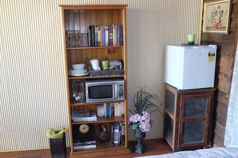 Yea Cabin Bunkhouse - Accommodation Newcastle 4