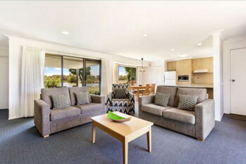 Lakeside Country Club - Numurkah - Accommodation Newcastle 2