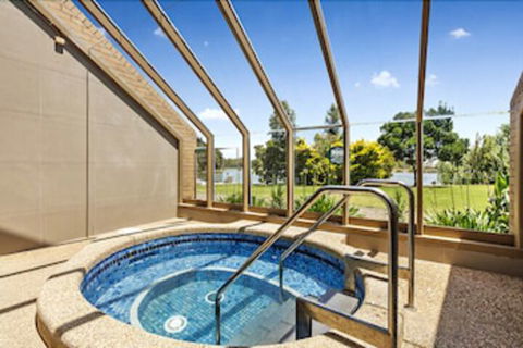 Lakeside Country Club - Numurkah - Accommodation Newcastle 6