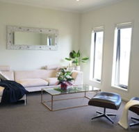 Brand New 4 Bedrooms House - Accommodation Newcastle