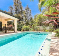 Large House with Pool - Accommodation Newcastle
