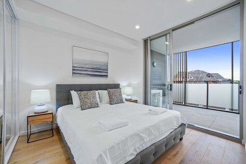 HomeHotel Luxury & New 2 Bedroom Apartment - Accommodation Newcastle 1
