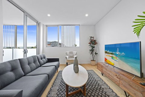 HomeHotel Luxury & New 2 Bedroom Apartment - Accommodation Newcastle 3