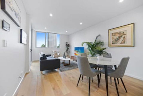HomeHotel Luxury & New 2 Bedroom Apartment - Accommodation Newcastle 0