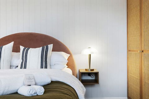 Sunset Beach - Accommodation Newcastle 3