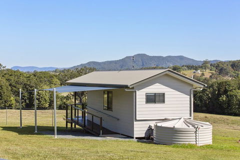 Valley Cabins By The Creek - Accommodation Newcastle 1