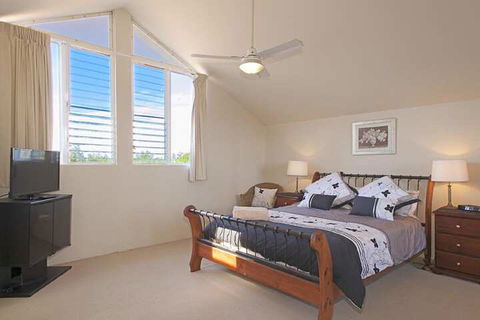 1 / 17 22nd Ave Sawtell NSW - Accommodation Newcastle 2