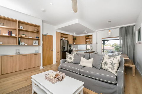 A PERFECT STAY - Luxe & Bloom - Accommodation Newcastle 4