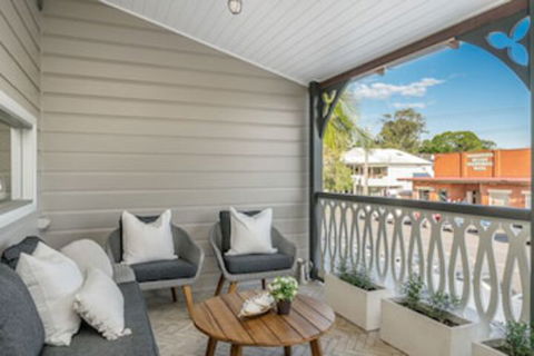 A PERFECT STAY - Luxe & Bloom - Accommodation Newcastle 0