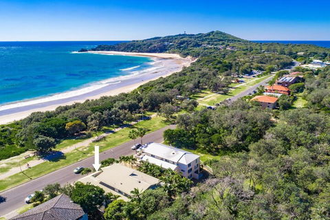 Your Luxury Escape - Karinya At Surfside - Accommodation Newcastle 1