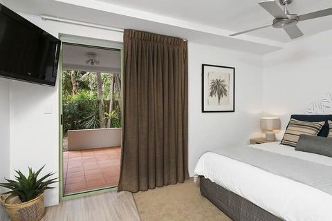 Your Luxury Escape - Karinya At Surfside - Accommodation Newcastle 7