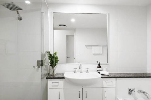 Your Luxury Escape - Karinya At Surfside - Accommodation Newcastle 3
