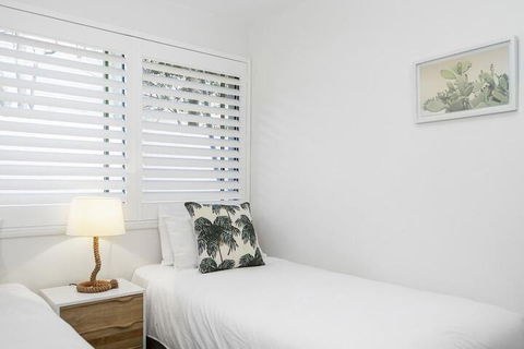 Your Luxury Escape - Karinya At Surfside - Accommodation Newcastle 5