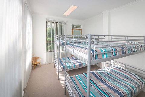 King Of North Bay 103 Gold Coast Drive - Accommodation Newcastle 7