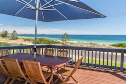 Sandy Feet 31 Gold Coast Drive - Accommodation Newcastle 0