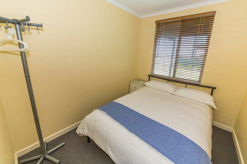 Sandy Feet 31 Gold Coast Drive - Accommodation Newcastle 6