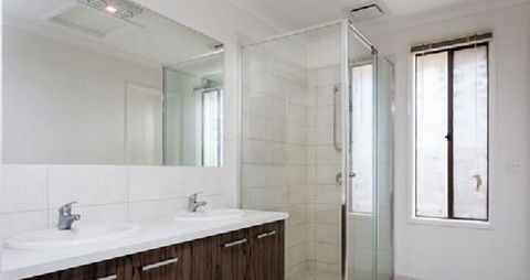 Pampas Grass Homestay - Accommodation Newcastle 0