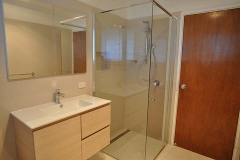 Salty Sands Meters From THE Beach Free Wifi - Accommodation Newcastle 4