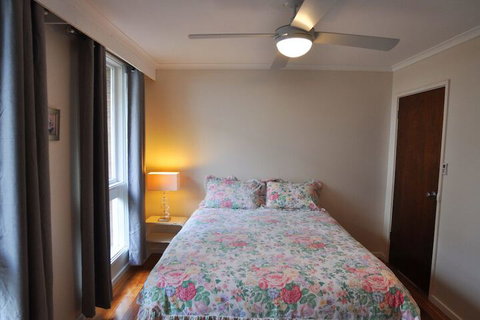 Salty Sands Meters From THE Beach Free Wifi - Accommodation Newcastle 5