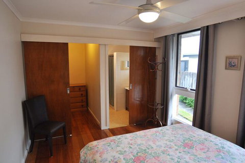 Salty Sands Meters From THE Beach Free Wifi - Accommodation Newcastle 2