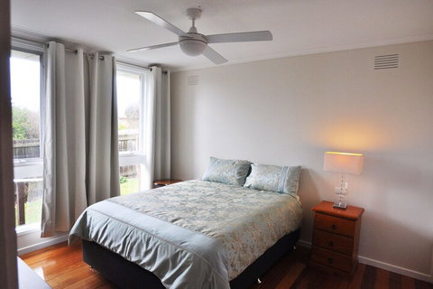 Salty Sands Meters From THE Beach Free Wifi - Accommodation Newcastle 6