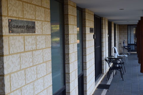Eagle Bay House - Accommodation Newcastle 0