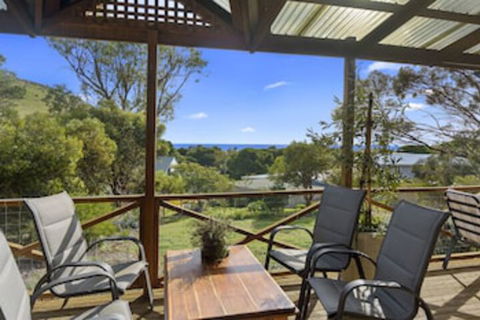 Sandy Feet Retreat 13 Scenic View Drive - Accommodation Newcastle 0