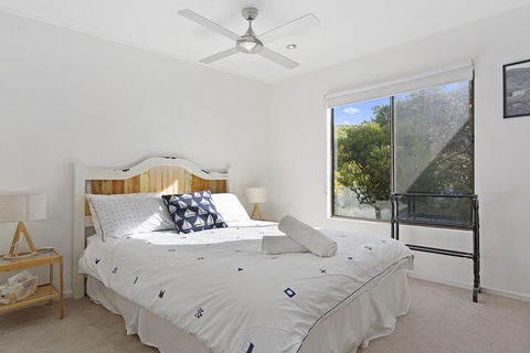 Sandy Feet Retreat 13 Scenic View Drive - Accommodation Newcastle 1