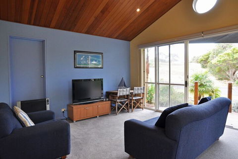 THE Sails 4 Linen Included Central Location - Accommodation Newcastle 7