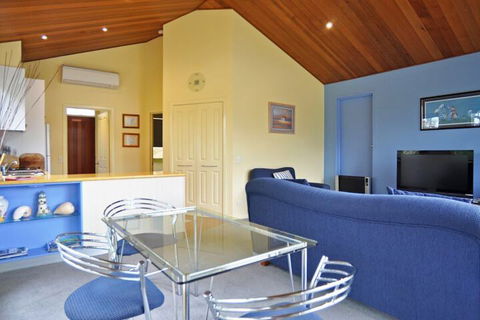 THE Sails 4 Linen Included Central Location - Accommodation Newcastle 5